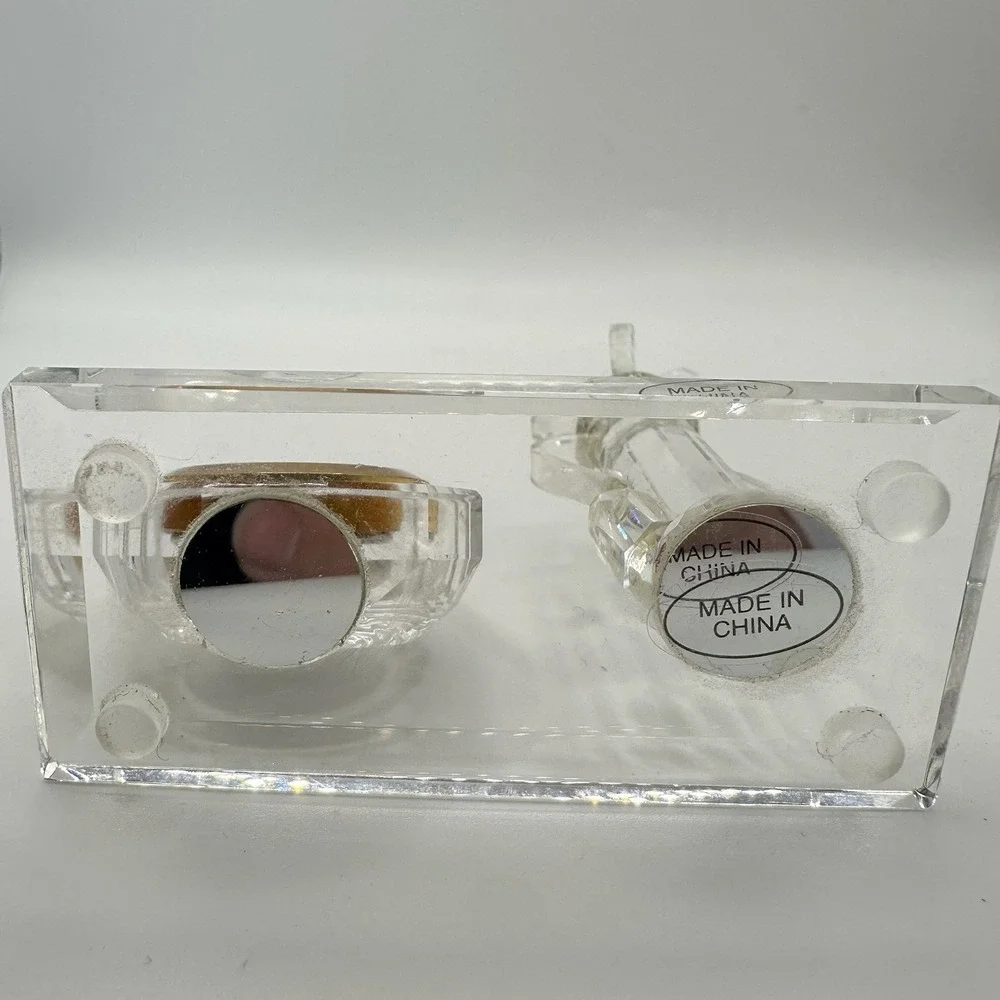 VTG Quartz Crystal Glass Clock Collectible Miniature Golf Bag 2 1/2